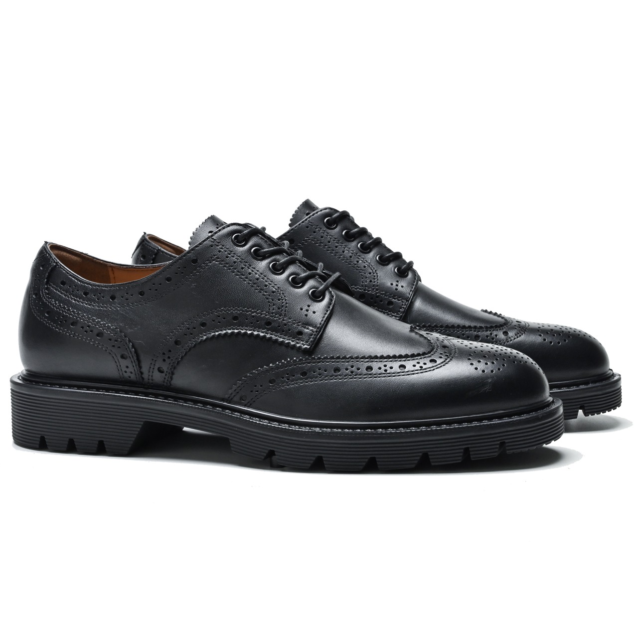 英倫風(fēng)複古布洛克雕花(huā)正裝男(nán)鞋M99901